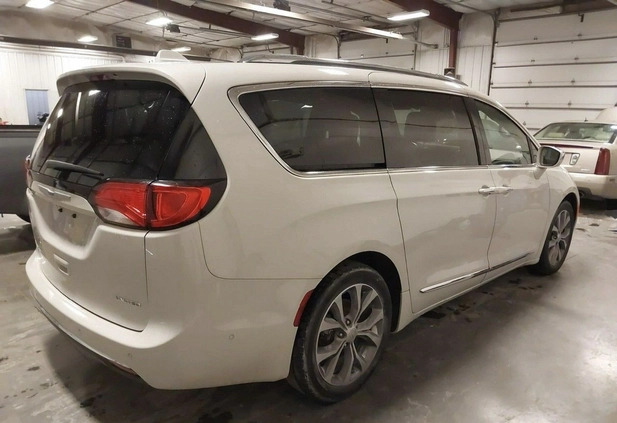 Chrysler Pacifica cena 58000 przebieg: 93808, rok produkcji 2020 z Żabno małe 56